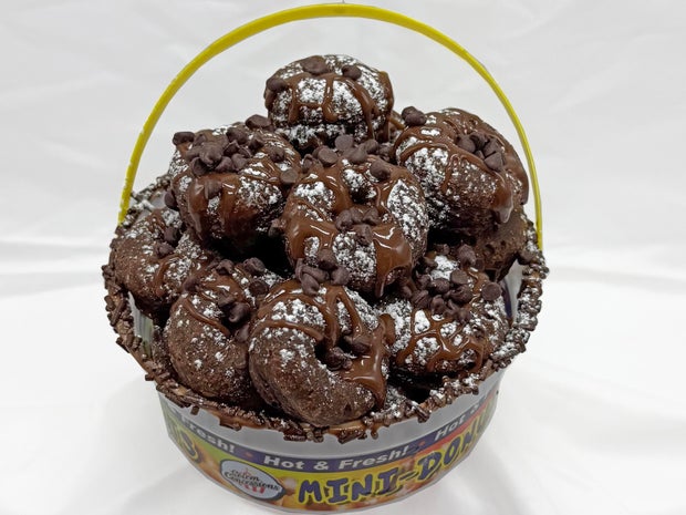 triple-chocolate-mini-donuts.jpg 
